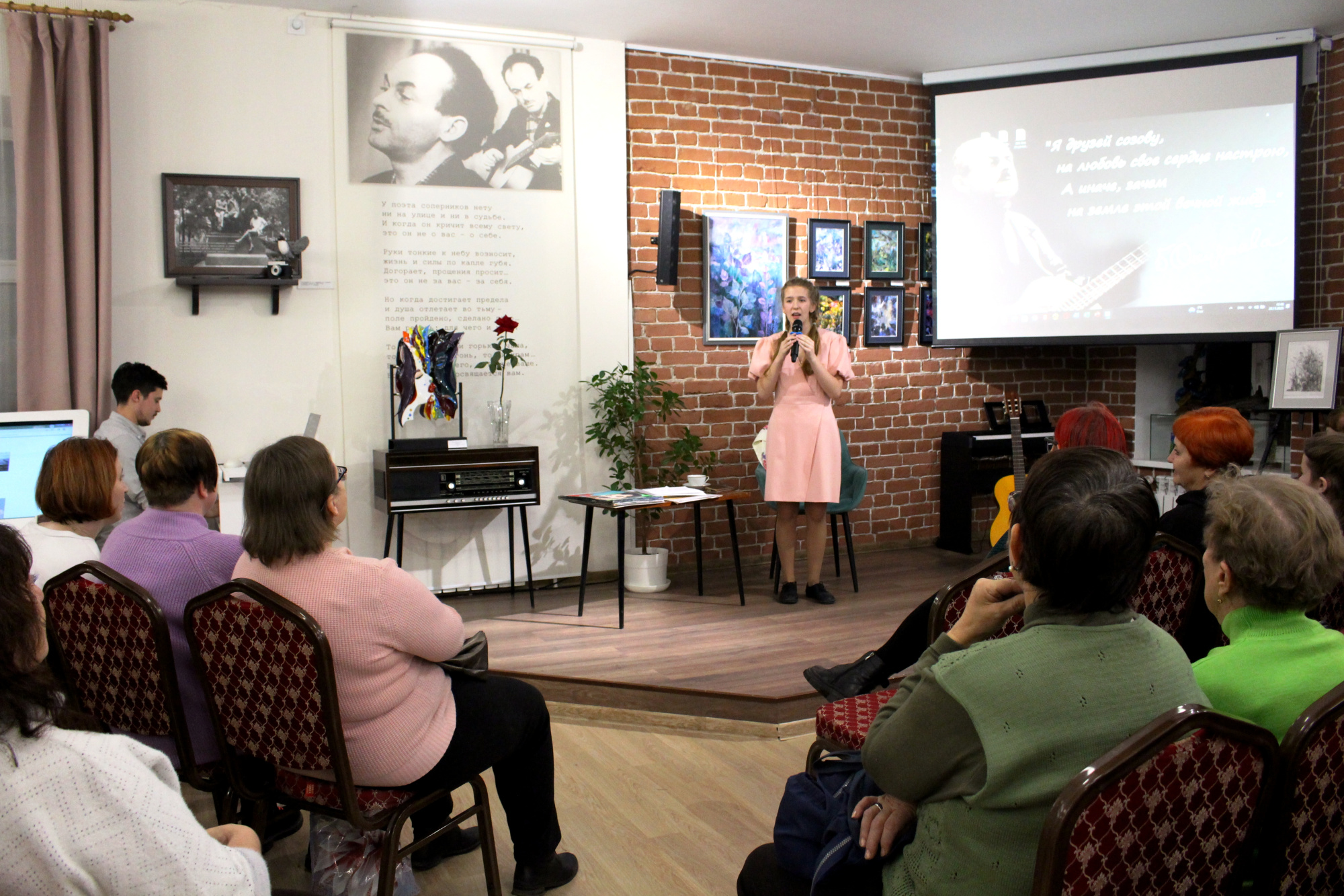 Фото. Концерт завершился проникновенным исполнением песни «Мама»